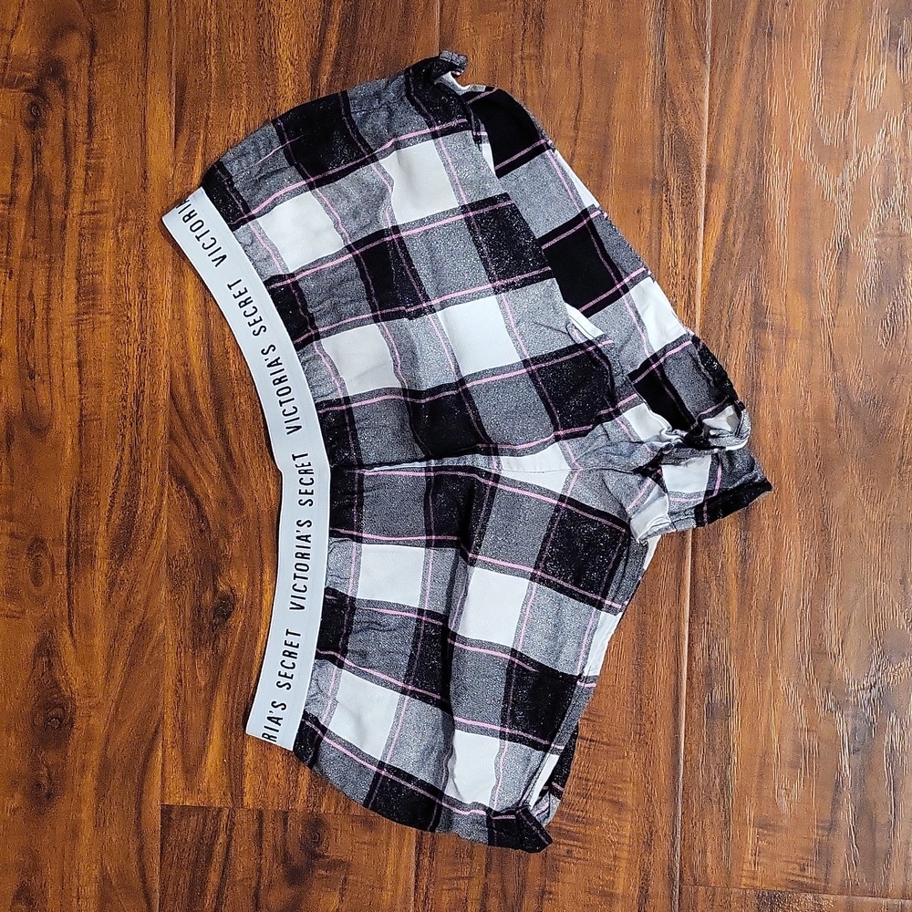 Victoria's Secret Shorts Size Small